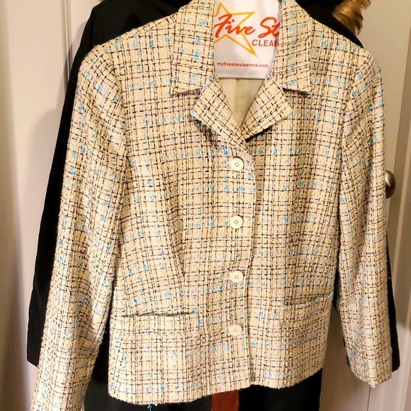 Joan Leslie Jackets & Blazers - Biege, off white, hint of blu and black Blazer